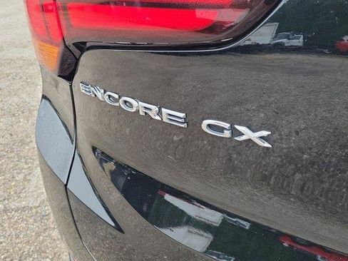 Used 2022 Buick Encore GX Select w/ Sport Touring Package image 7