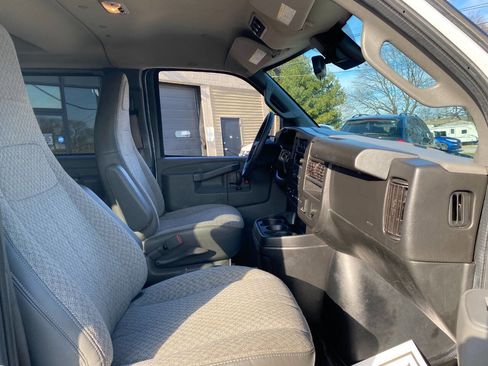 Used 2020 GMC Savana 3500 LT w/ LT Preferred Equipment Group image 26