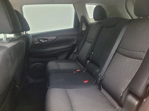 Used 2020 Nissan Rogue SV FWD image 18