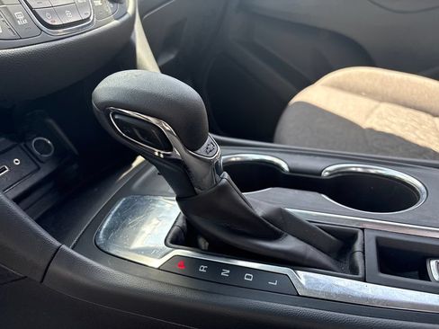 Used 2024 Chevrolet Equinox LT FWD image 21