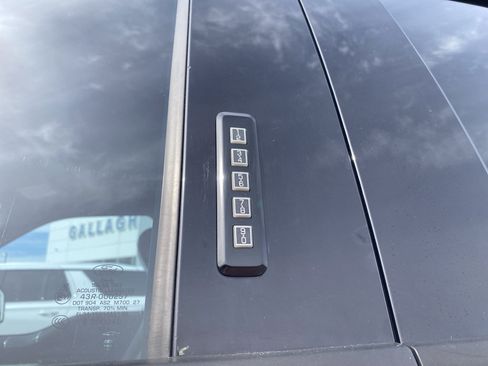 Used 2019 Ford F150 Lariat image 14