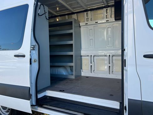 Used 2020 Mercedes-Benz Sprinter 2500 image 11