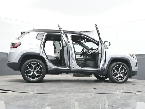 Used 2025 Jeep Compass Limited AWD/4WD image 78