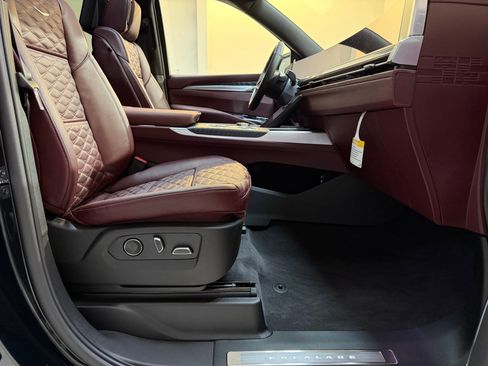 New 2026 Cadillac Escalade Luxury w/ Touring Package AWD/4WD image 62