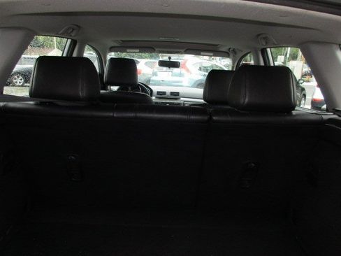 Used 2005 MAZDA MAZDA3 s w/ Moonroof & 6-CD Pkg FWD image 26