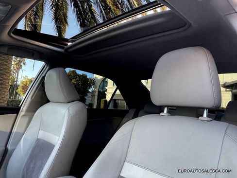 Used 2012 Toyota Camry XLE image 18