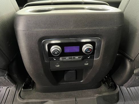 Used 2021 GMC Yukon Denali w/ Denali Premium Package image 26