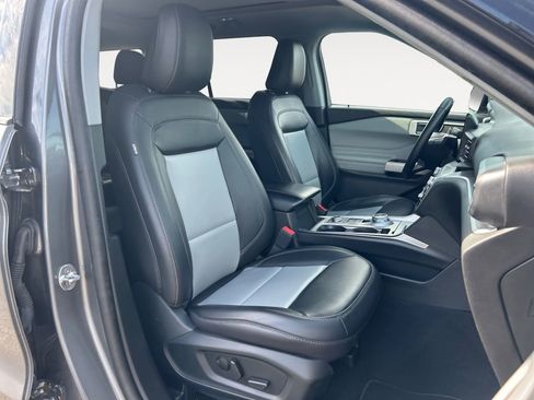 Used 2023 Ford Explorer XLT w/ Equipment Group 202A AWD/4WD image 25