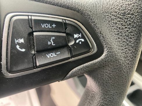 Used 2019 Ford Escape SE image 38