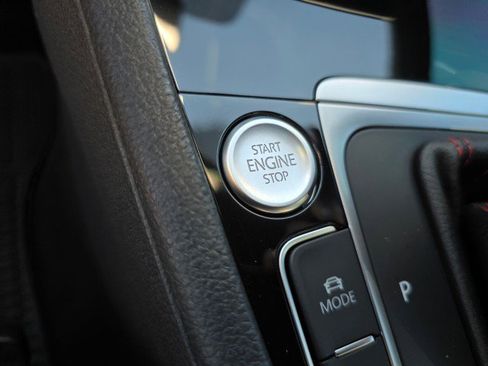 Used 2021 Volkswagen GTI SE image 33