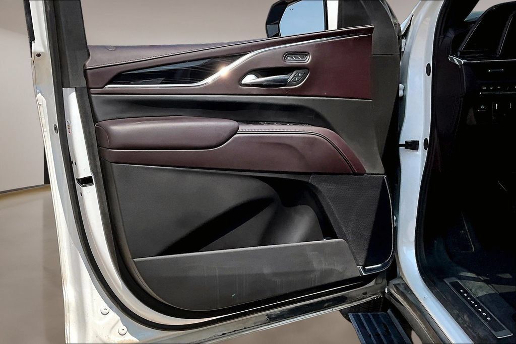 Certified 2024 Cadillac Escalade V AWD/4WD image 18