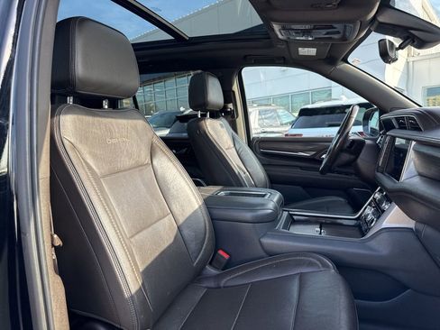 Used 2021 GMC Yukon Denali w/ Denali Premium Package image 21