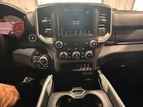 Used 2020 RAM 1500 Big Horn AWD/4WD image 18