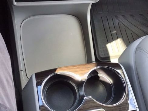 Used 2020 Toyota Sienna XLE image 27