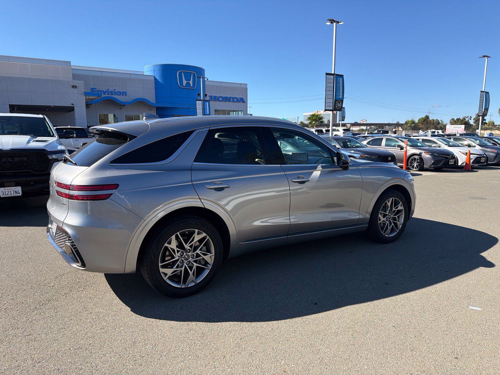 Used 2025 Genesis GV70 2.5T AWD/4WD image 3
