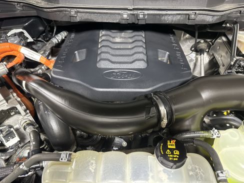 Certified 2021 Ford F150 Lariat w/ Equipment Group 502A High image 28