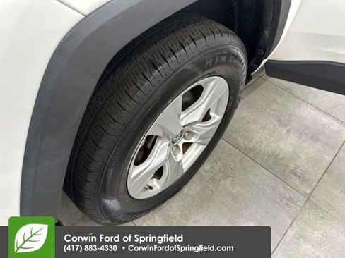 Used 2019 Toyota RAV4 LE image 35