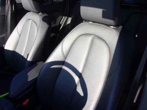 Used 2021 BMW X1 xDrive28i image 12