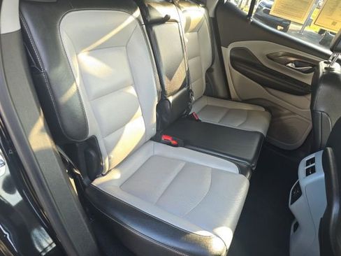 Used 2023 GMC Terrain SLT image 37