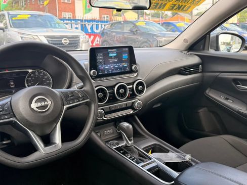 Used 2024 Nissan Sentra SV FWD image 17