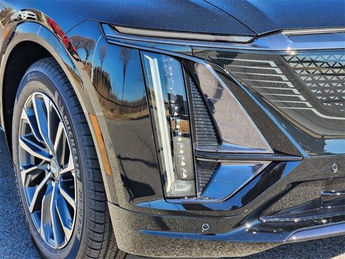 New 2025 Cadillac Lyriq Sport image 9
