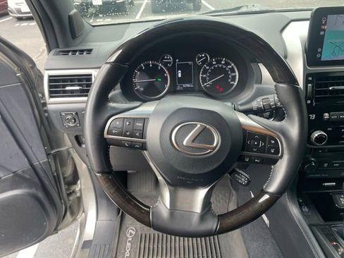 Used 2023 Lexus GX 460 Luxury w/ Sport Design Package AWD/4WD image 10