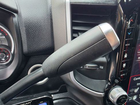 Used 2020 RAM 2500 Big Horn w/ Level 2 Equipment Group image 19