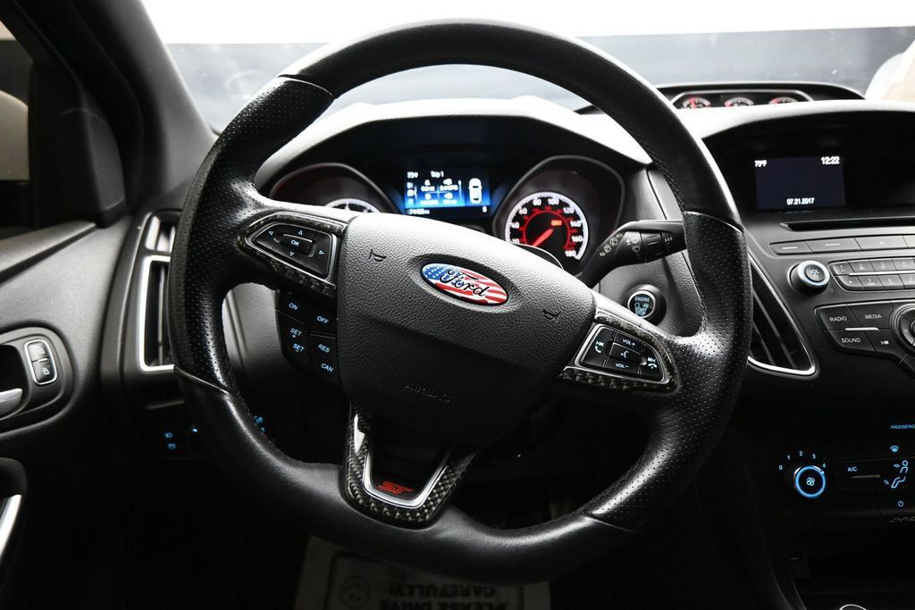 Used 2017 Ford Focus ST FWD image 15