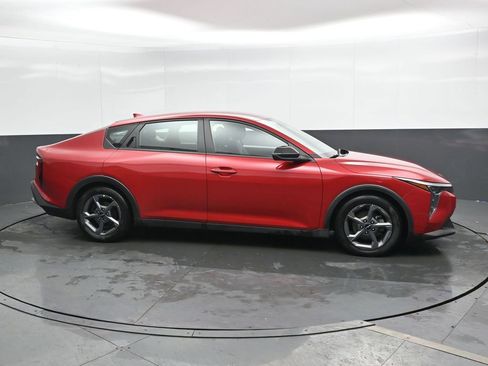 Used 2025 Kia K4 LXS image 5