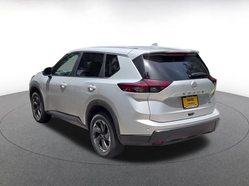 Used 2025 Nissan Rogue SV AWD/4WD image 11