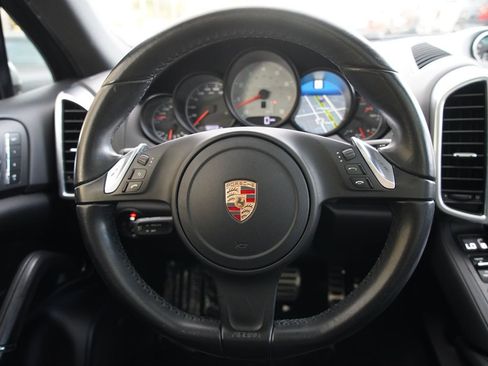 Used 2014 Porsche Cayenne S image 29