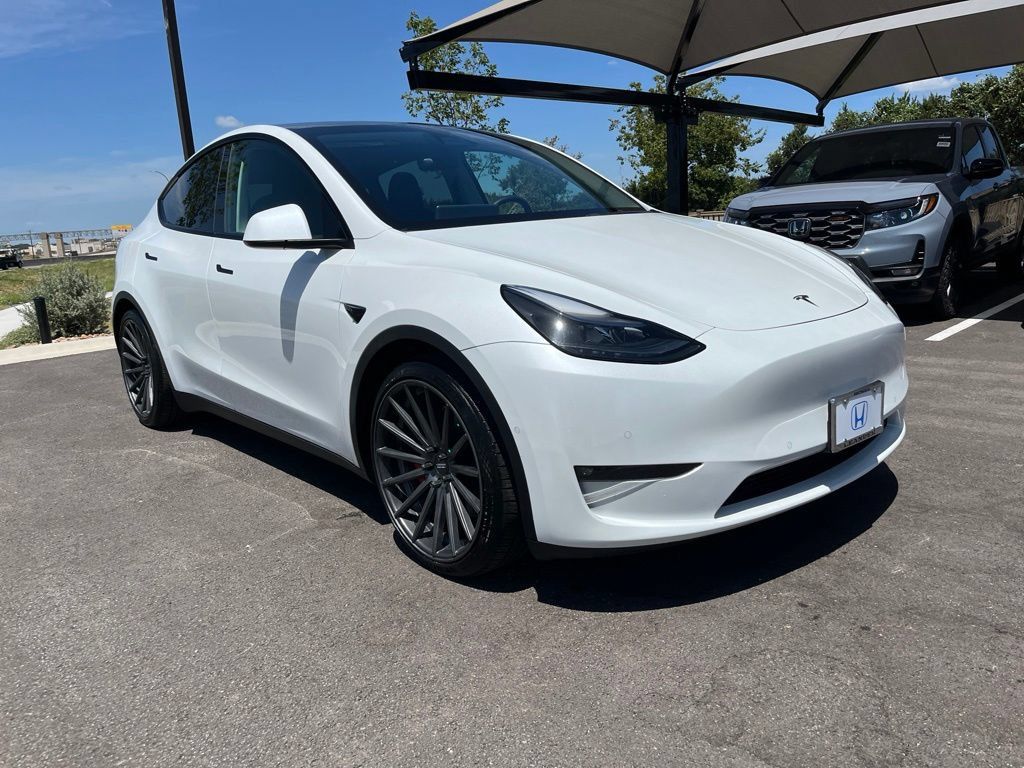 Used 2022 Tesla Model Y Performance AWD/4WD image 3
