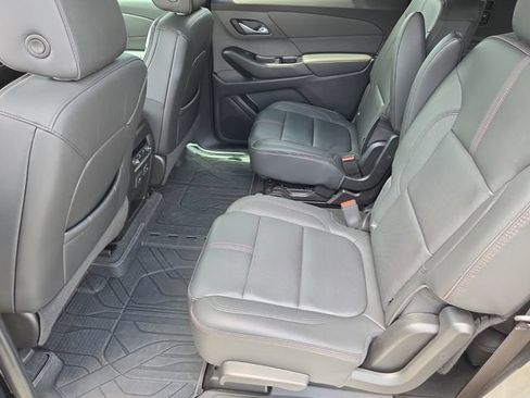 Used 2023 Chevrolet Traverse RS FWD image 13
