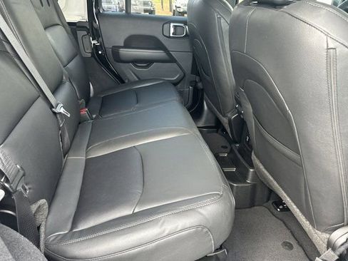 Certified 2025 Jeep Wrangler Unlimited Sahara AWD/4WD image 19