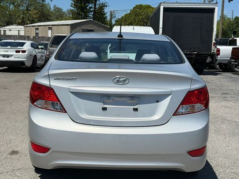 Used 2012 Hyundai Accent GLS FWD image 4