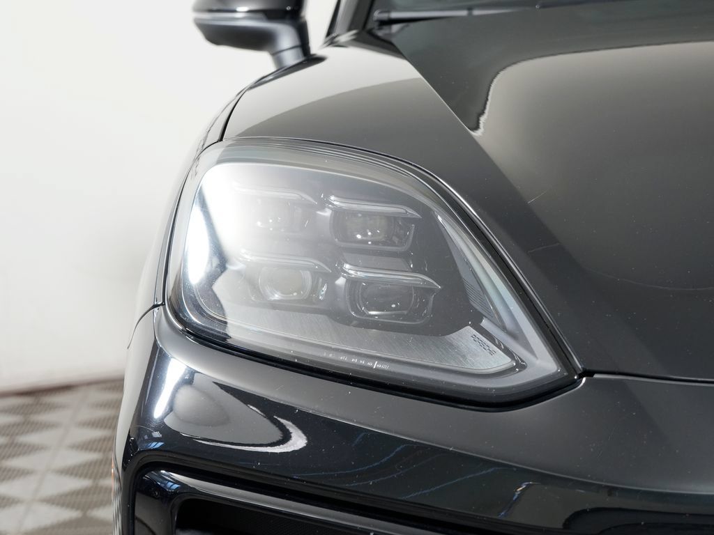 Certified 2024 Porsche Cayenne S AWD/4WD image 11