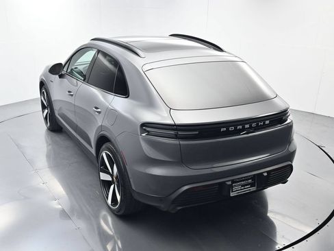 Certified 2025 Porsche Macan Electric RWD image 35
