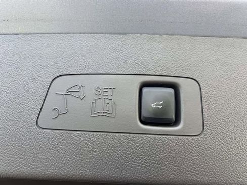 Used 2022 Lincoln Corsair AWD w/ Premium Package image 8