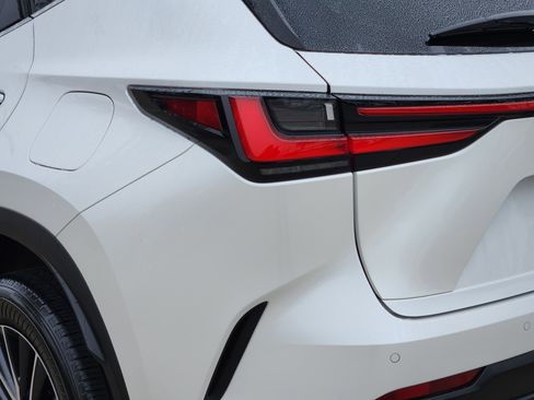 Certified 2024 Lexus NX 250 FWD w/ Premium Package image 5