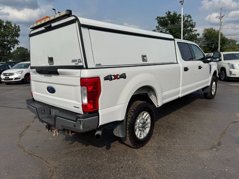Used 2019 Ford F250 XLT w/ Camper Package AWD/4WD image 5