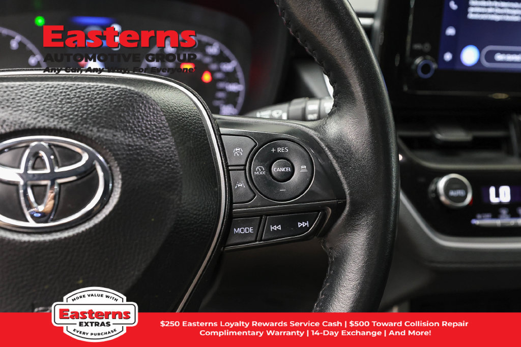 Used 2025 Toyota Corolla Cross LE FWD image 16