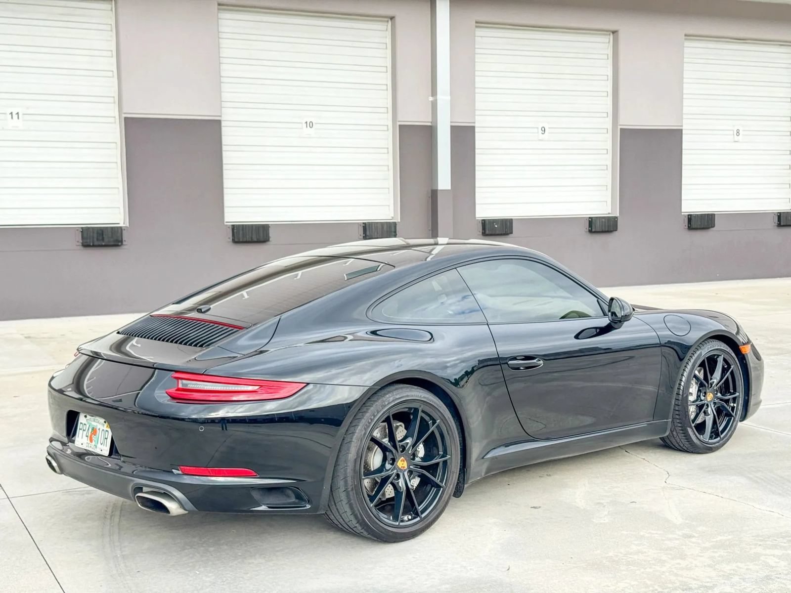 Used 2017 Porsche 911 Carrera RWD image 3