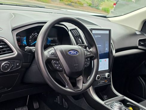 Used 2022 Ford Edge SE w/ Black Appearance Package AWD/4WD image 11