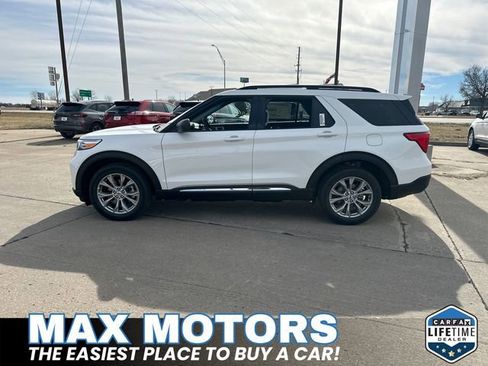 New 2024 Ford Explorer XLT w/ Equipment Group 202A image 4