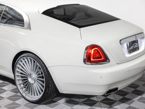 Used 2014 Rolls-Royce Wraith RWD image 17