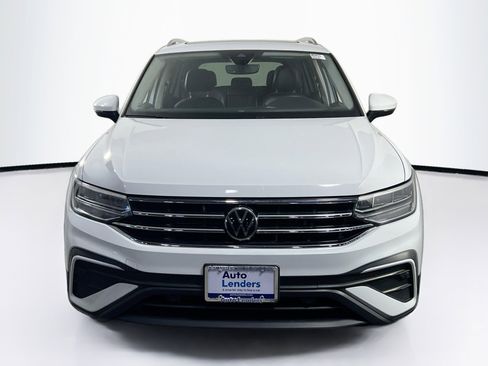 Used 2022 Volkswagen Tiguan SE image 2