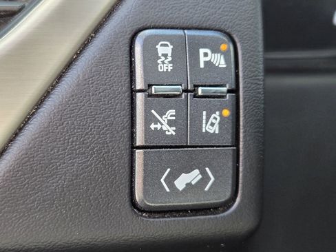 Used 2015 GMC Yukon XL Denali w/ Premium Package image 27