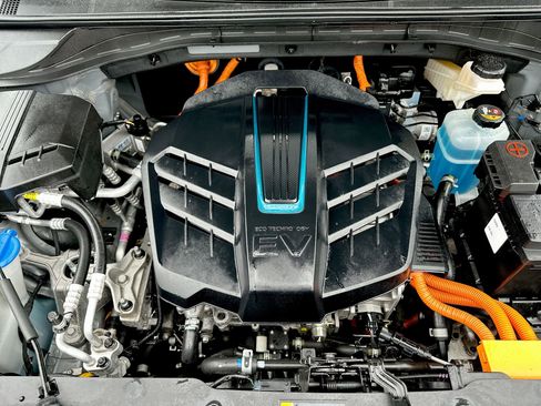 Used 2022 Kia Niro EX Premium w/ Cold Weather Package image 18