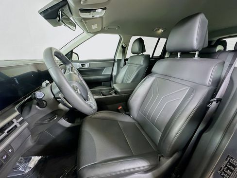 Used 2025 Hyundai Santa Fe SEL FWD image 16