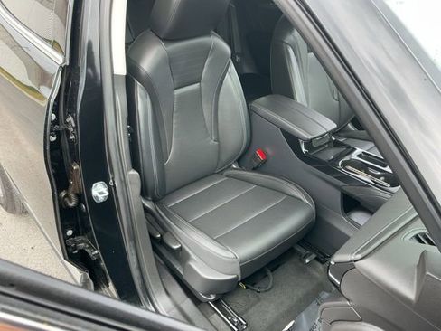 Used 2025 Buick Envision Preferred AWD/4WD image 25
